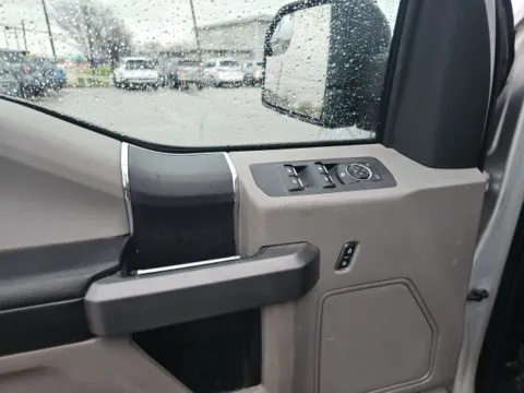 More photos of 2019 Ford F-150 XLT at Lakeway Auto Sales, TN