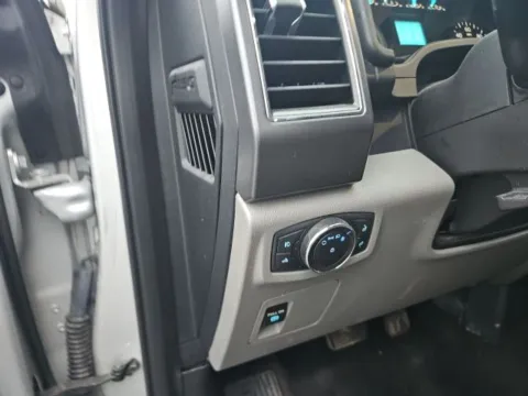 More photos of 2019 Ford F-150 XLT at Lakeway Auto Sales, TN