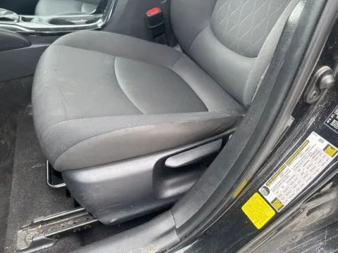 More photos of 2022 Toyota Corolla LE at Lakeway Auto Sales, TN