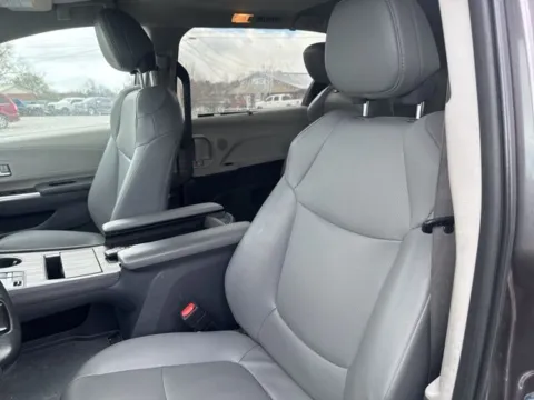 More photos of 2023 Toyota Sienna XLE at Lakeway Auto Sales, TN