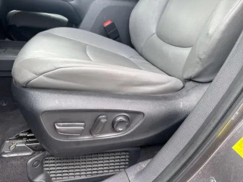 More photos of 2023 Toyota Sienna XLE at Lakeway Auto Sales, TN