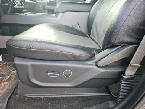 More photos of 2017 Ford F-250SD XLT at Lakeway Auto Sales, TN