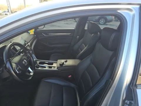 More photos of 2018 Honda Accord Sport at Lakeway Auto Sales, TN