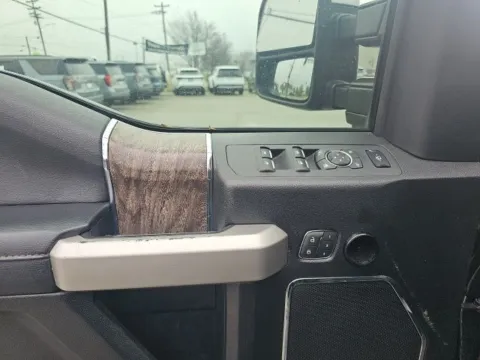 More photos of 2019 Ford F-250SD Lariat at Lakeway Auto Sales, TN