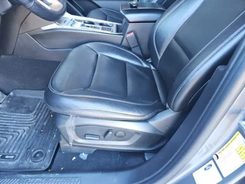 More photos of 2021 Ford Explorer XLT at Lakeway Auto Sales, TN