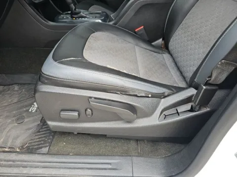 More photos of 2016 Chevrolet Colorado Z71 at Lakeway Auto Sales, TN