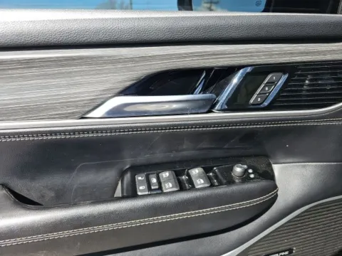 More photos of 2023 Jeep Wagoneer L Series III at Lakeway Auto Sales, TN