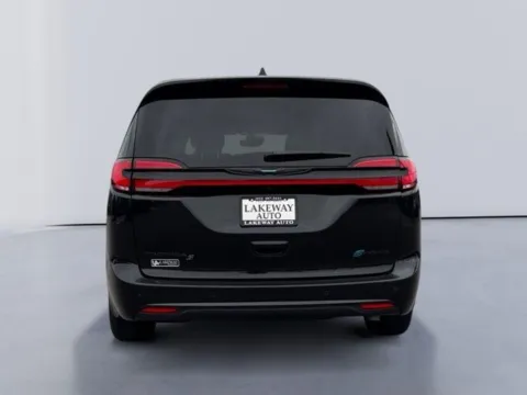 More photos of 2021 Chrysler Pacifica Hybrid Touring at Lakeway Auto Sales, TN
