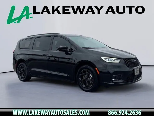 2021 Chrysler Pacifica Hybrid Touring Hybrid's photo