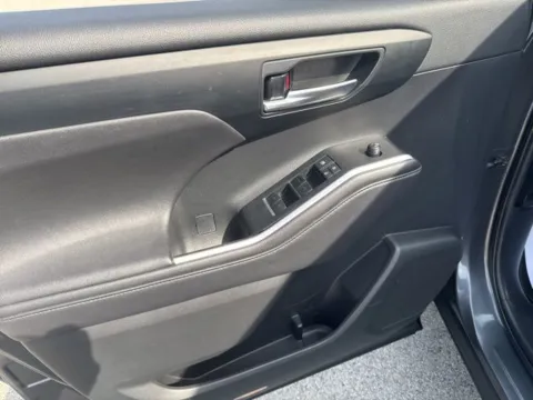 Another view of 2020 Toyota Highlander XLE for sale in Morristown, TN at Lakeway Auto Sales