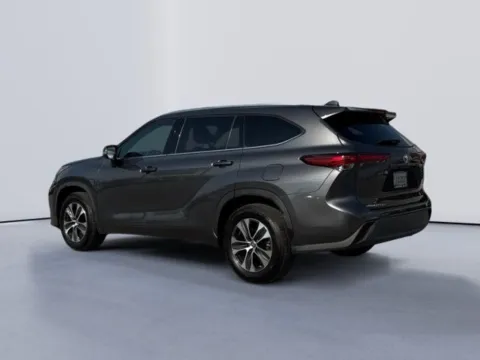 More photos of 2020 Toyota Highlander XLE at Lakeway Auto Sales, TN