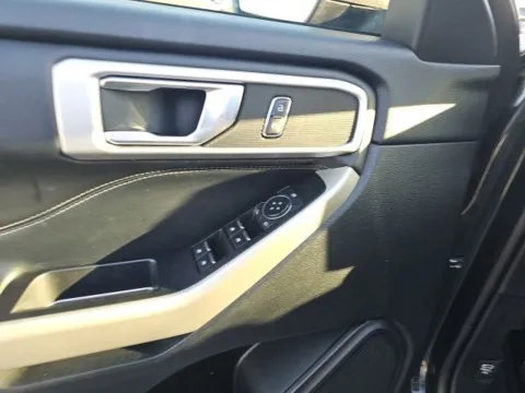 More photos of 2022 Ford Explorer XLT at Lakeway Auto Sales, TN