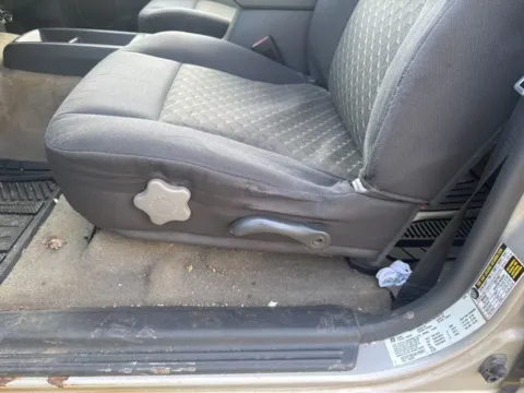 More photos of 2004 GMC Canyon SLE at Lakeway Auto Sales, TN