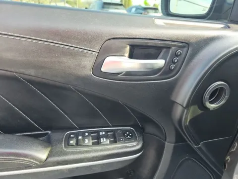 More photos of 2019 Dodge Charger SXT at Lakeway Auto Sales, TN