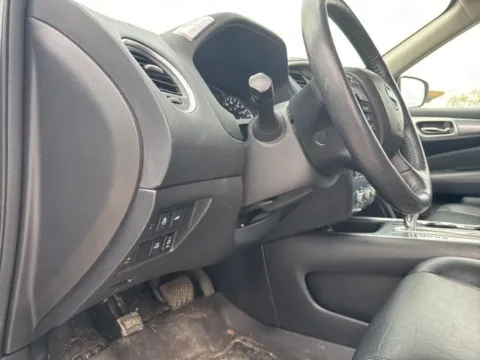 More photos of 2020 Nissan Pathfinder SL at Lakeway Auto Sales, TN