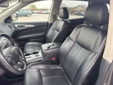 More photos of 2020 Nissan Pathfinder SL at Lakeway Auto Sales, TN