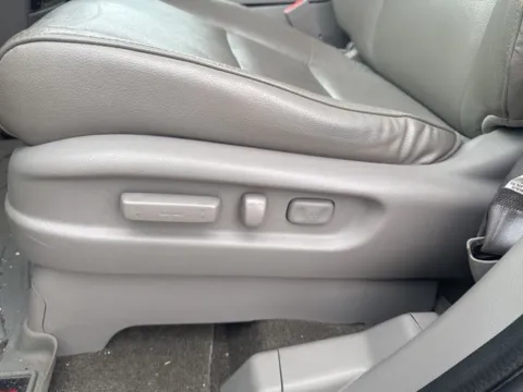 More photos of 2015 Honda Odyssey EX-L at Lakeway Auto Sales, TN