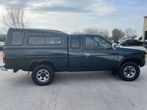 More photos of 1994 Nissan Truck XE at Lakeway Auto Sales, TN