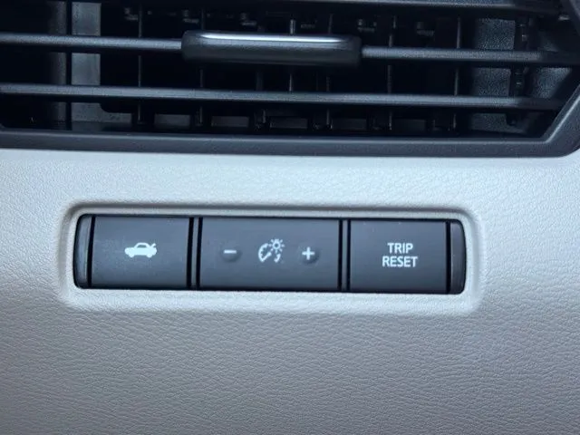 2025 Nissan Altima SV - Photo 14