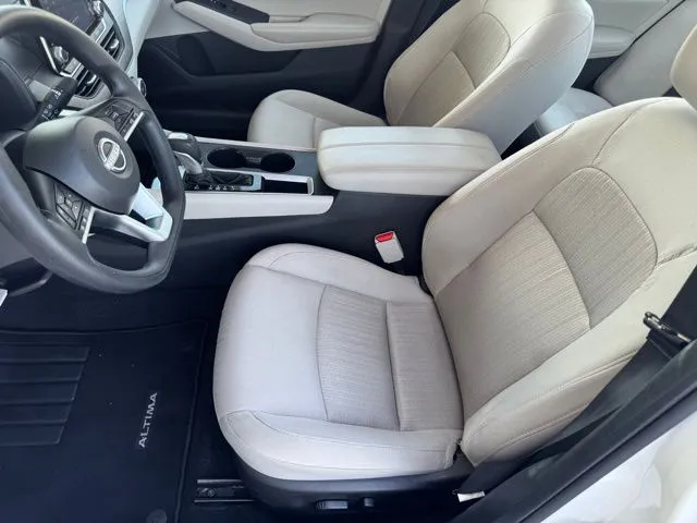 2025 Nissan Altima SV - Photo 15