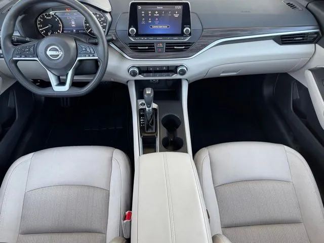 2025 Nissan Altima SV - Photo 9