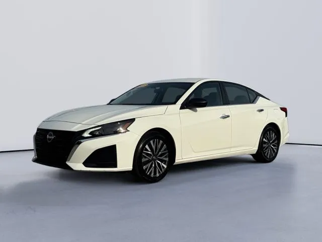 2025 Nissan Altima SV - Photo 7