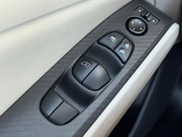 2025 Nissan Altima SV - Photo 18