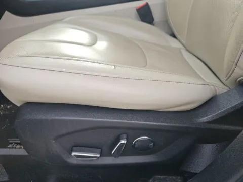 More photos of 2018 Ford Edge Titanium at Lakeway Auto Sales, TN