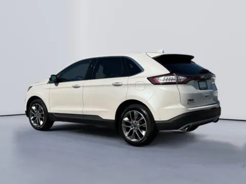 More photos of 2018 Ford Edge Titanium at Lakeway Auto Sales, TN