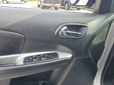 More photos of 2019 Dodge Journey SE at Lakeway Auto Sales, TN