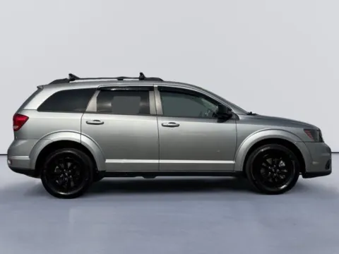 Photos of 2019 Dodge Journey SE for sale in Morristown, TN at Lakeway Auto Sales