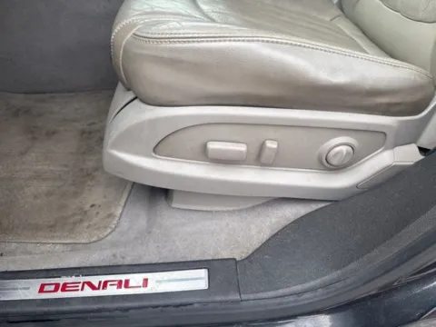 More photos of 2012 GMC Acadia Denali at Lakeway Auto Sales, TN