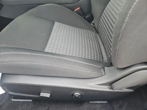 More photos of 2019 Dodge Challenger R/T at Lakeway Auto Sales, TN