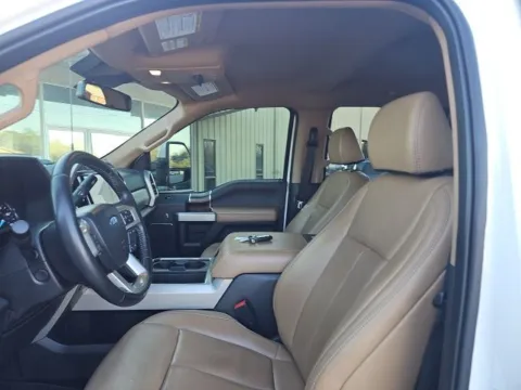 More photos of 2022 Ford F-250SD Lariat at Lakeway Auto Sales, TN