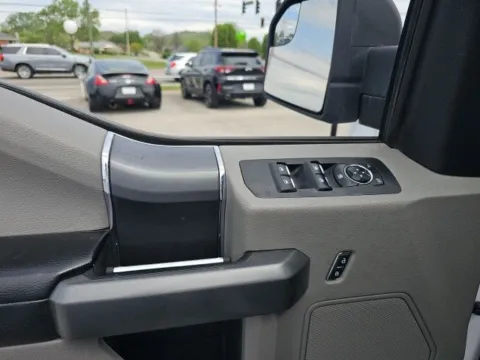 More photos of 2018 Ford F-150 XLT at Lakeway Auto Sales, TN