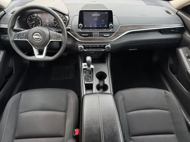 2025 Nissan Altima SV - Photo 9