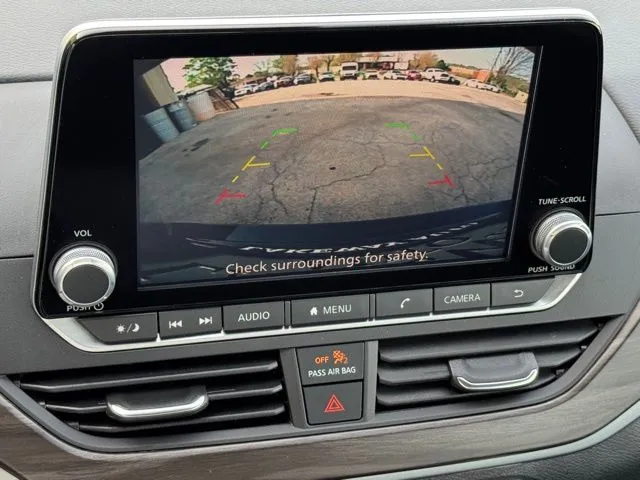 2025 Nissan Altima SV - Photo 13