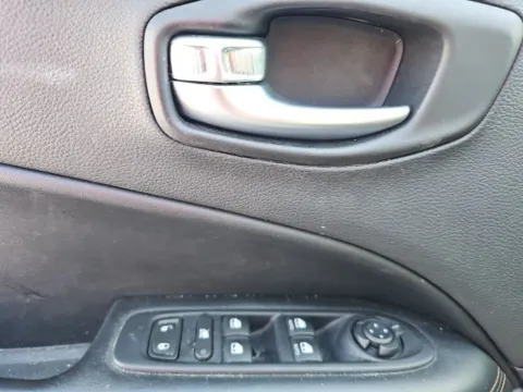 More photos of 2018 Jeep Compass Limited at Lakeway Auto Sales, TN