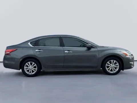 Photos of 2014 Nissan Altima 2.5 S for sale in Morristown, TN at Lakeway Auto Sales
