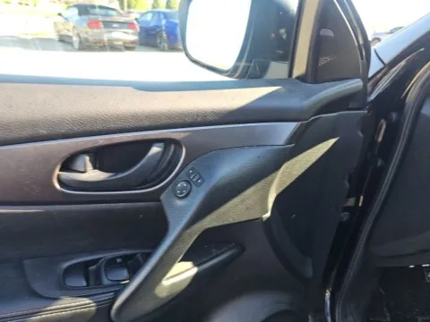 More photos of 2020 Nissan Rogue Sport S at Lakeway Auto Sales, TN