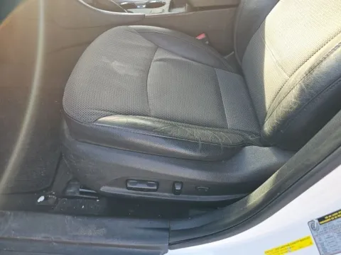 More photos of 2014 Hyundai Sonata SE at Lakeway Auto Sales, TN