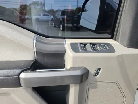 More photos of 2017 Ford F-150 XLT at Lakeway Auto Sales, TN