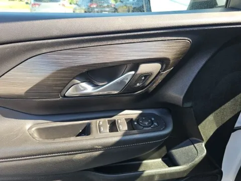 More photos of 2024 GMC Terrain SLE at Lakeway Auto Sales, TN