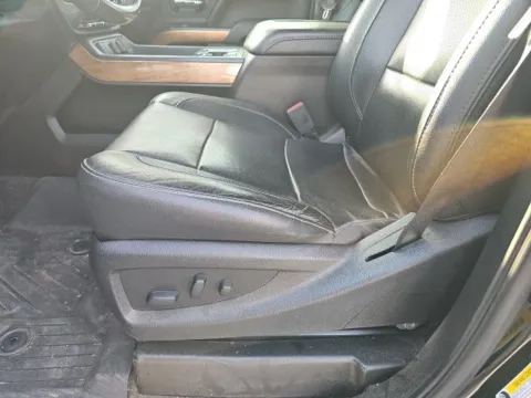 More photos of 2018 Chevrolet Silverado 2500HD LTZ at Lakeway Auto Sales, TN