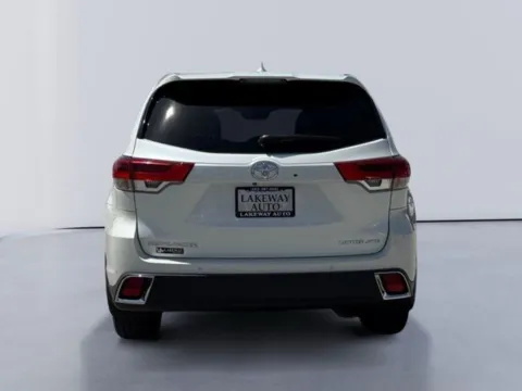 More photos of 2018 Toyota Highlander Limited Platinum at Lakeway Auto Sales, TN