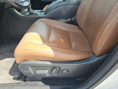 More photos of 2018 Toyota Highlander Limited Platinum at Lakeway Auto Sales, TN