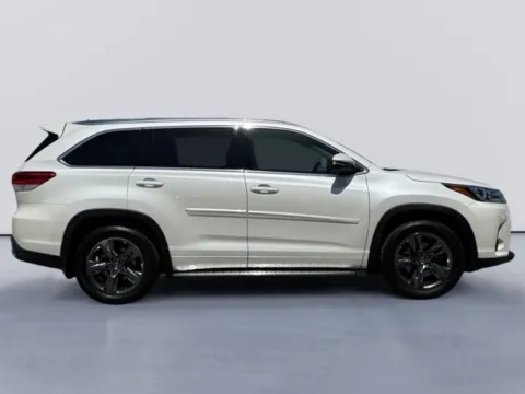 Photos of 2018 Toyota Highlander Limited Platinum for sale in Morristown, TN at Lakeway Auto Sales