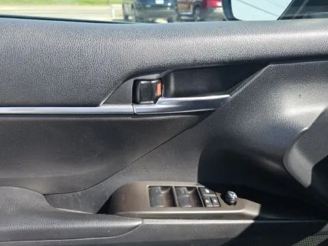 More photos of 2022 Toyota Camry SE at Lakeway Auto Sales, TN