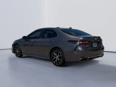 More photos of 2021 Toyota Camry SE at Lakeway Auto Sales, TN