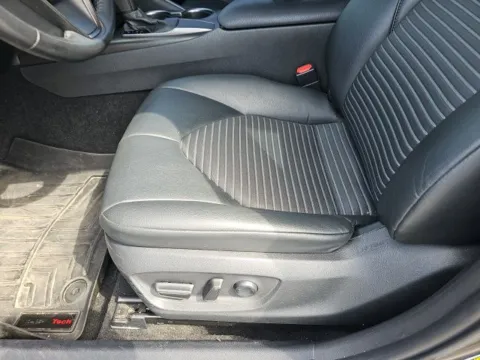 More photos of 2021 Toyota Camry SE at Lakeway Auto Sales, TN